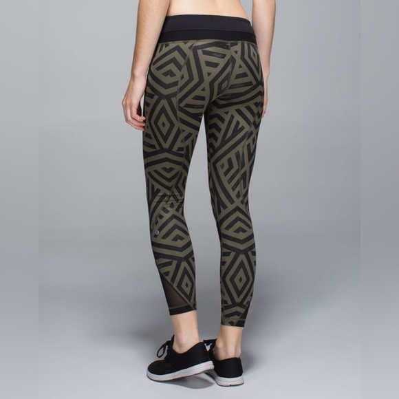 Lululemon Inspire Tight II-Chevron Shuffle Fatigue Green Black-Size 4 - Picture 3 of 12